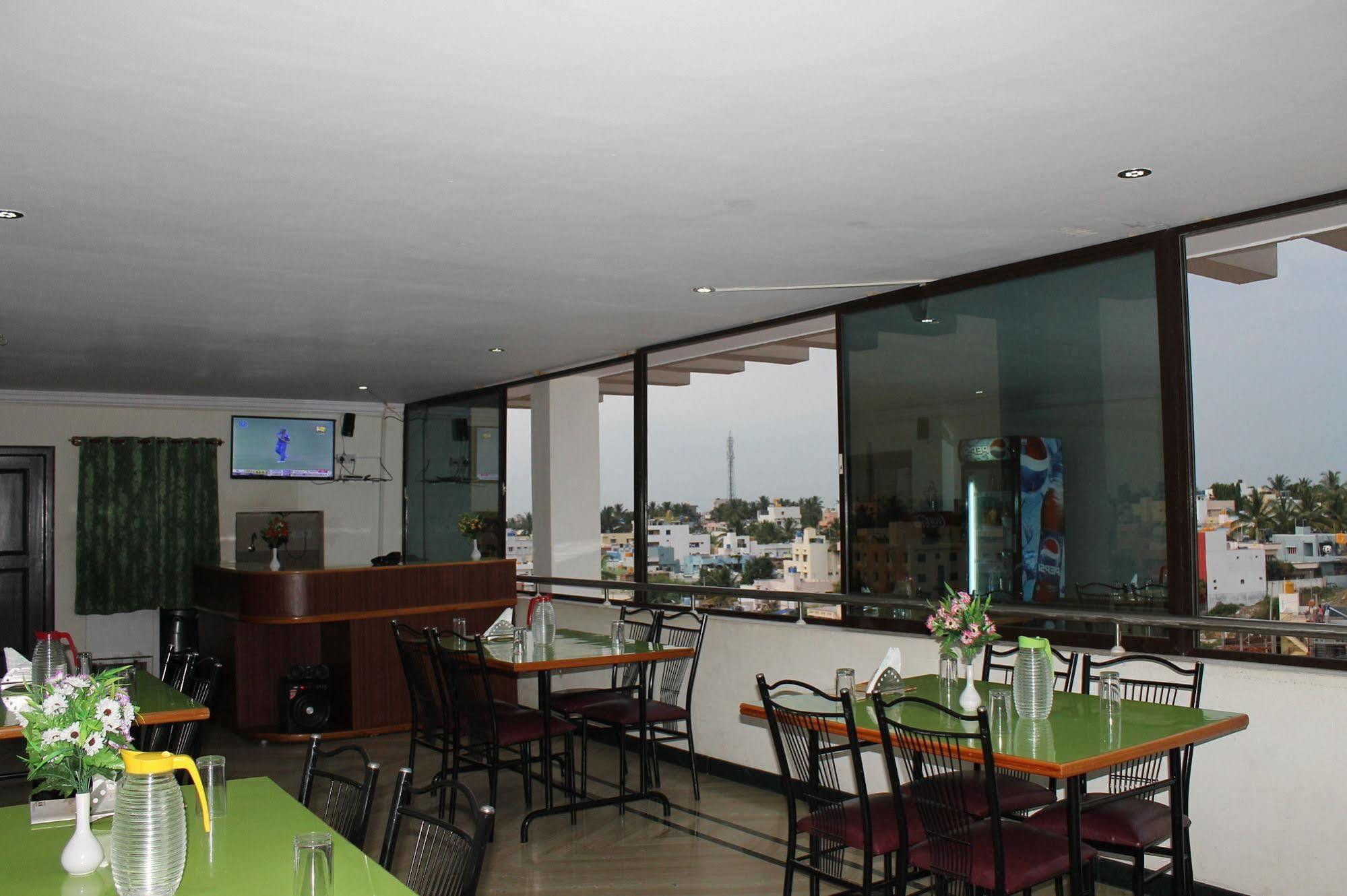 Oyo 1900 Hotel Olive Residency Maisúr Exteriér fotografie